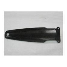 REFUERZO GUARDABARROS DELANTERO EN CARBONO RG504